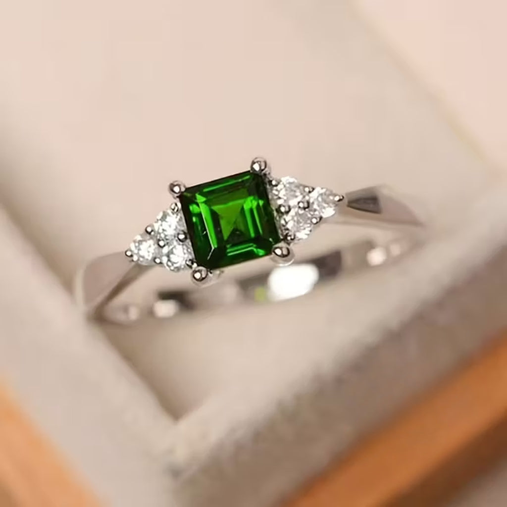 Louisa | Solitaire Ring