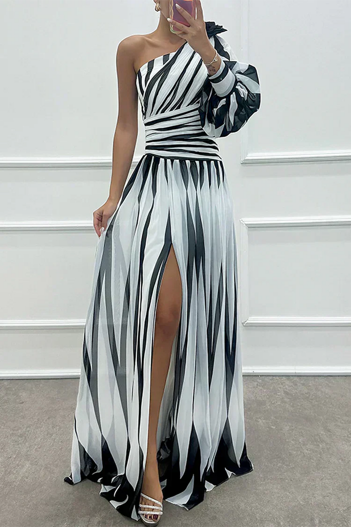 Shiloh | One-Shoulder Striped Maxi Dress