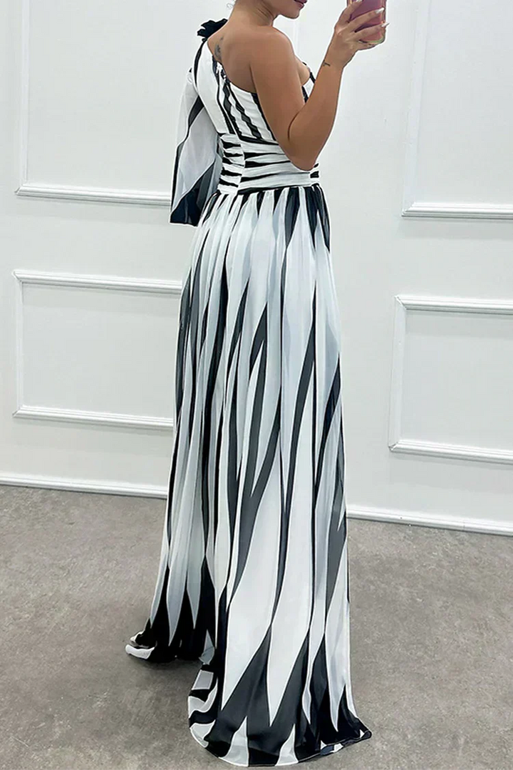 Shiloh | One-Shoulder Striped Maxi Dress