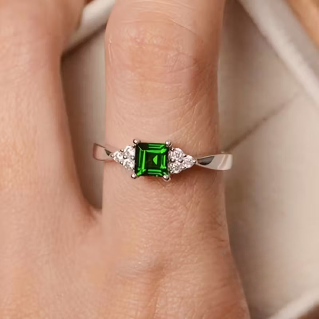Louisa | Solitaire Ring