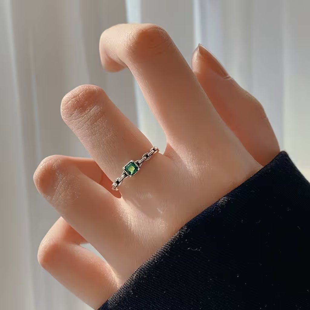 Cordelia | Emerald Chain Ring