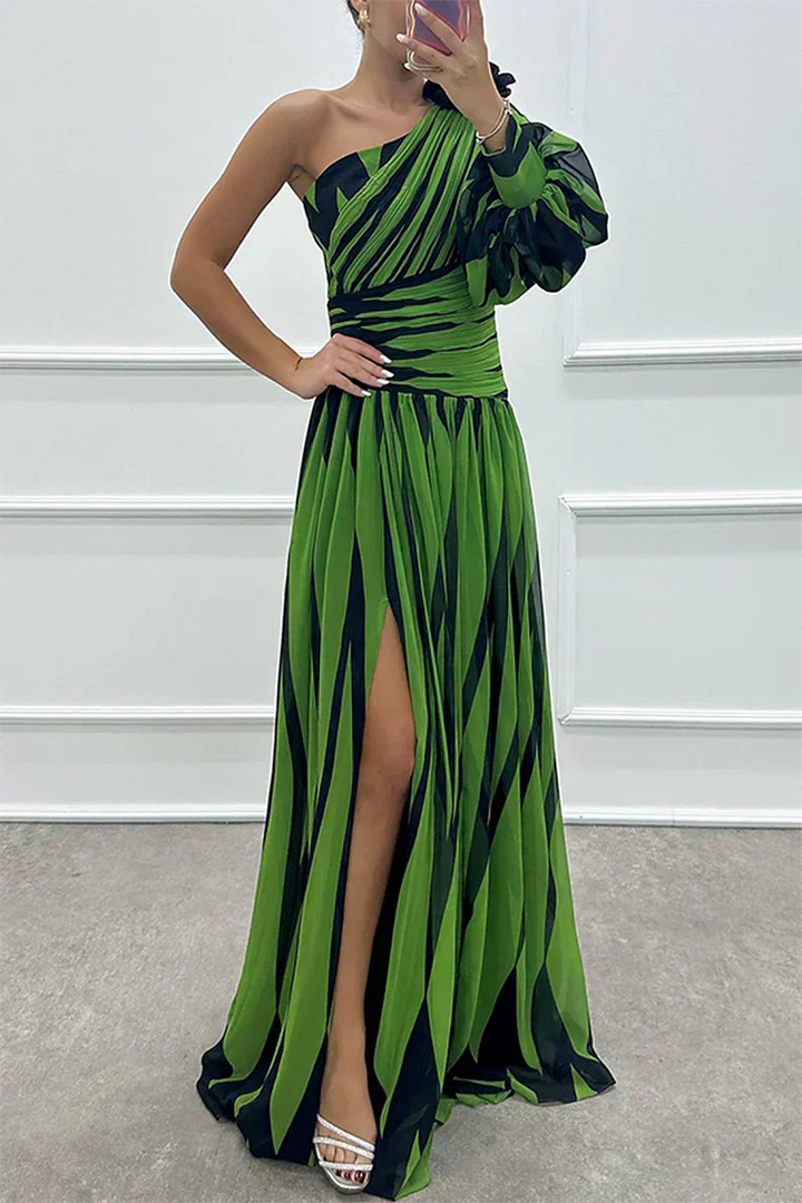 Shiloh | One-Shoulder Striped Maxi Dress