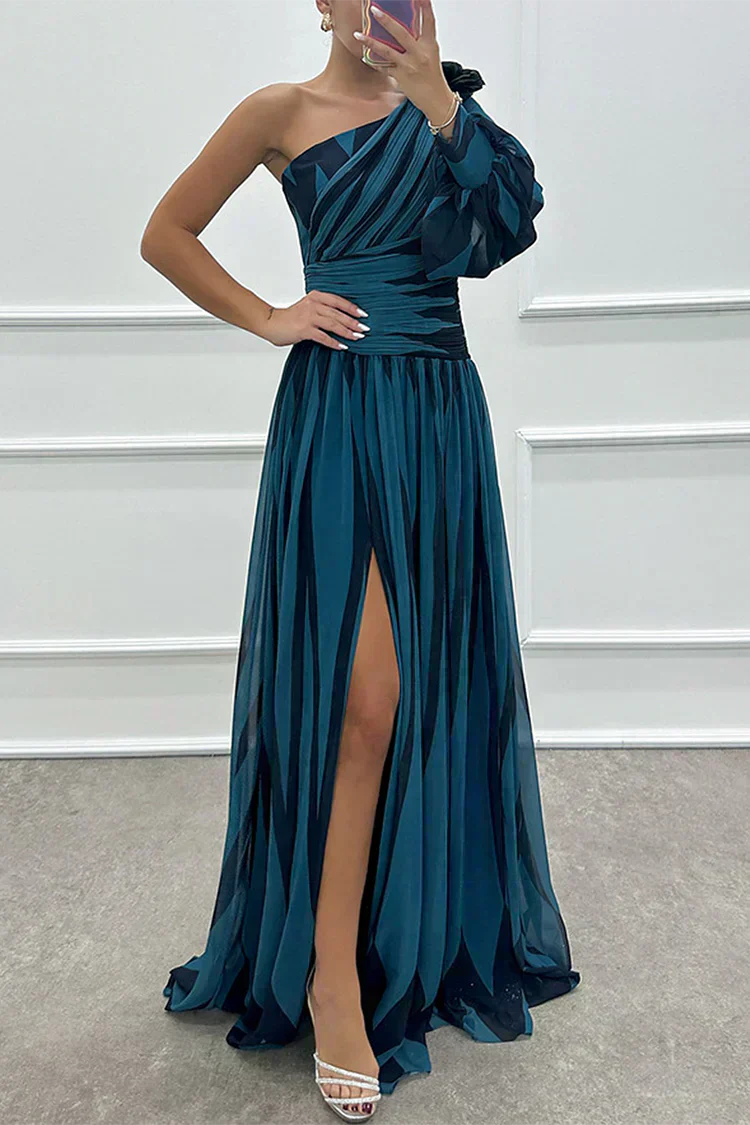 Shiloh | One-Shoulder Striped Maxi Dress