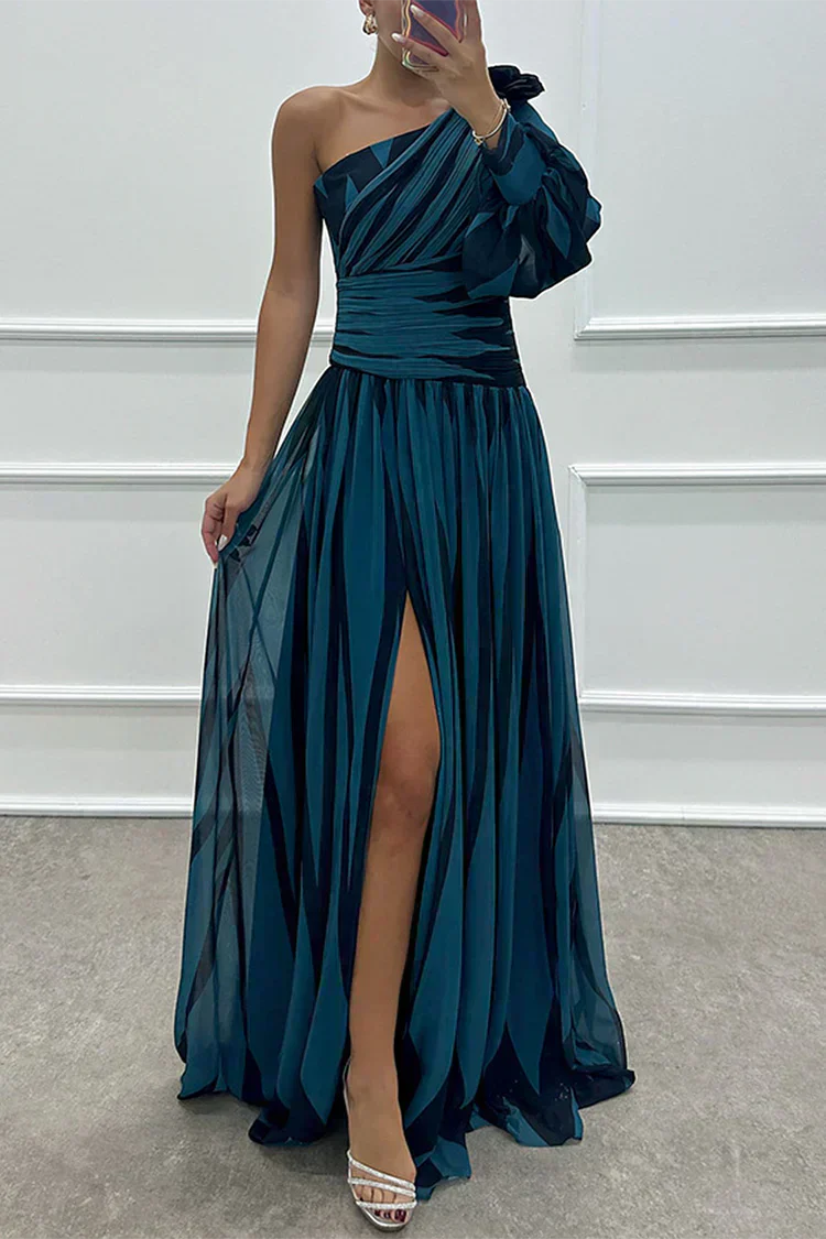 Shiloh | One-Shoulder Striped Maxi Dress