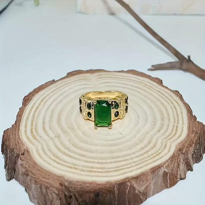 Velora | Majestic Crest Ring